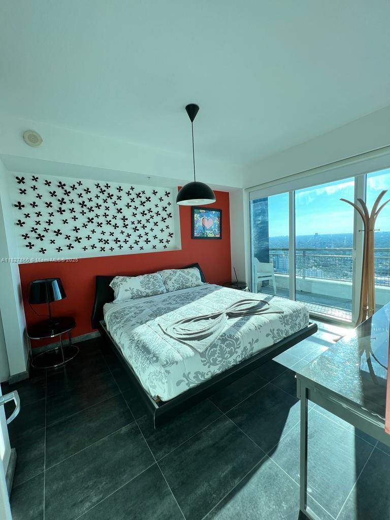 INFINITY AT BRICKELL COND - Residential