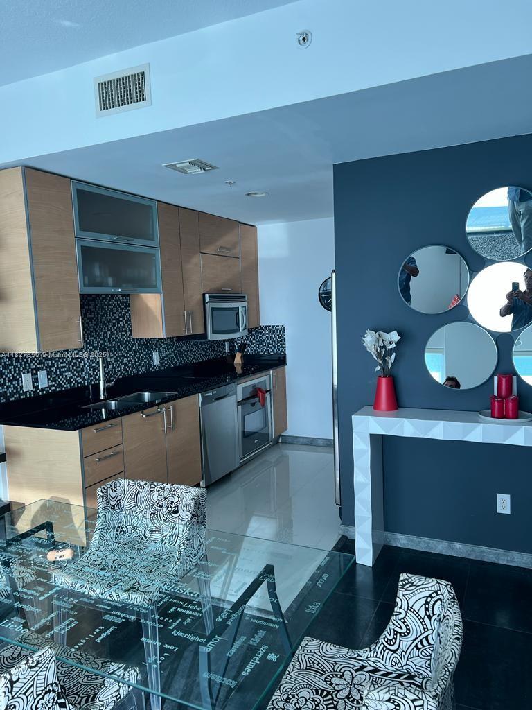 INFINITY AT BRICKELL COND - Residential