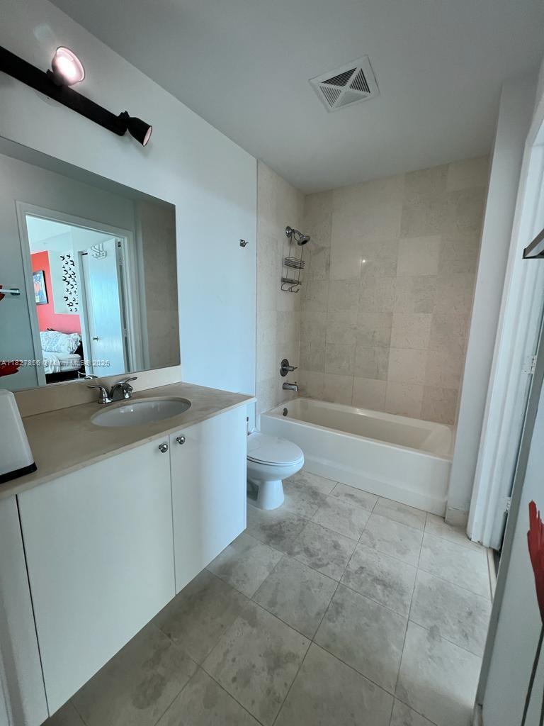 INFINITY AT BRICKELL COND - Residential