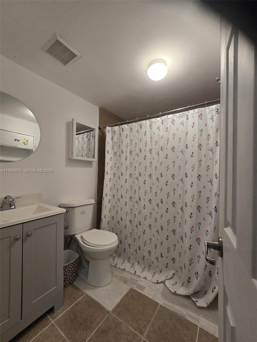 COCO BAY ESTATES - Residential Lease