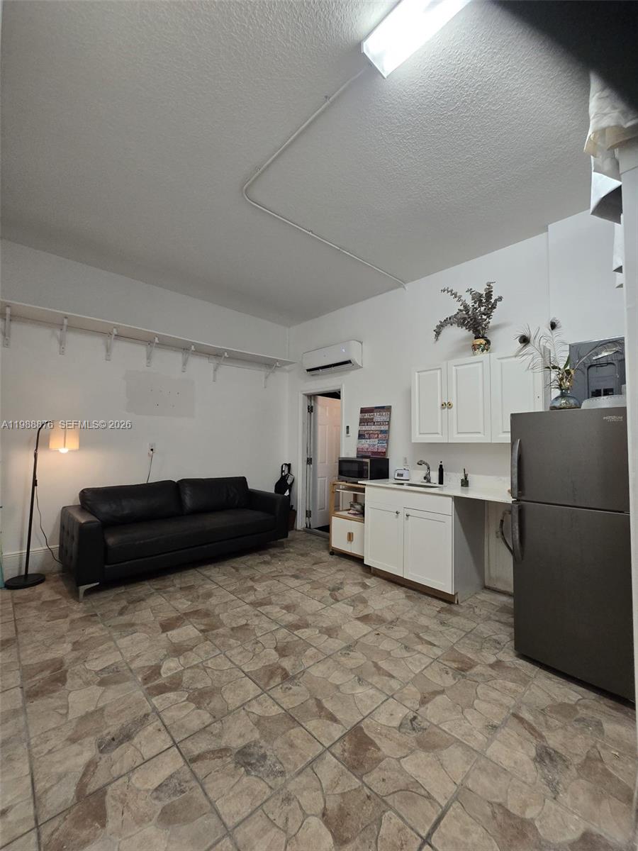 COCO BAY ESTATES - Residential Lease