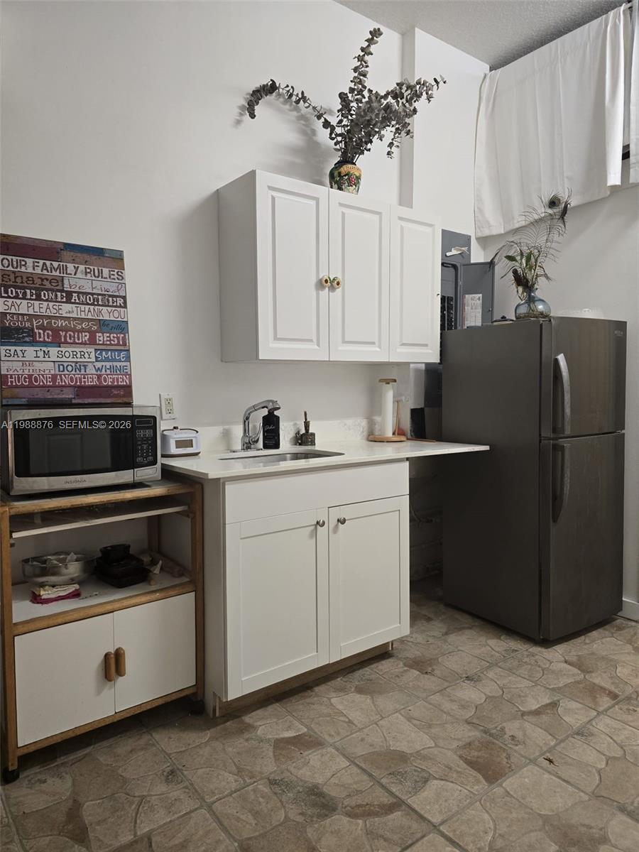 COCO BAY ESTATES - Residential Lease