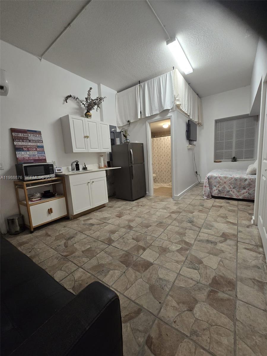 COCO BAY ESTATES - Residential Lease