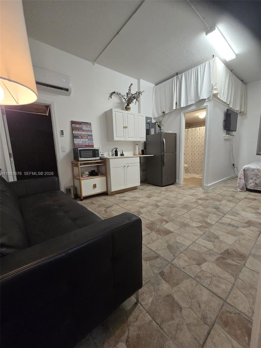 COCO BAY ESTATES - Residential Lease