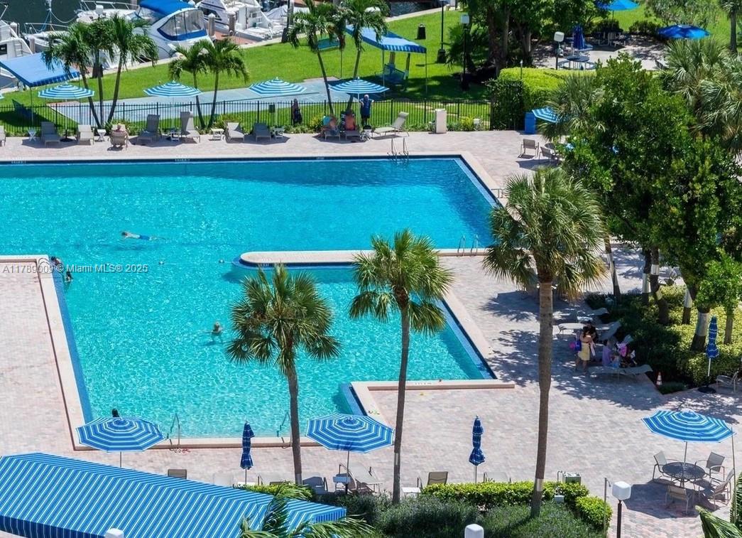 2500 Parkview Dr 1214, Hallandale Beach, Broward County, Florida - 2 Bedrooms  
2 Bathrooms - 
