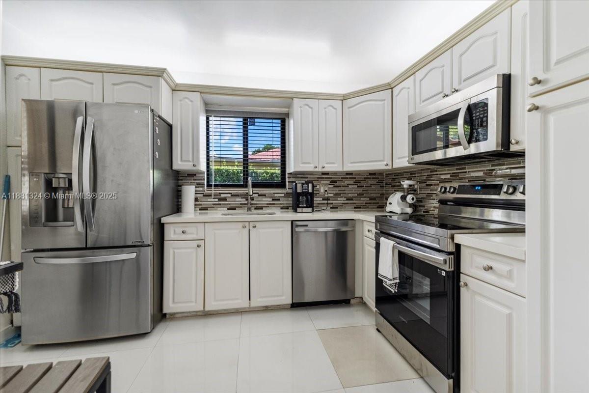 VILLAS OF BONAVENTURE AT - Residential