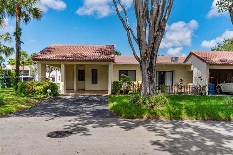 Photo of 16273 Laurel Dr #7, Weston, FL 33326 (MLS # A11881324)