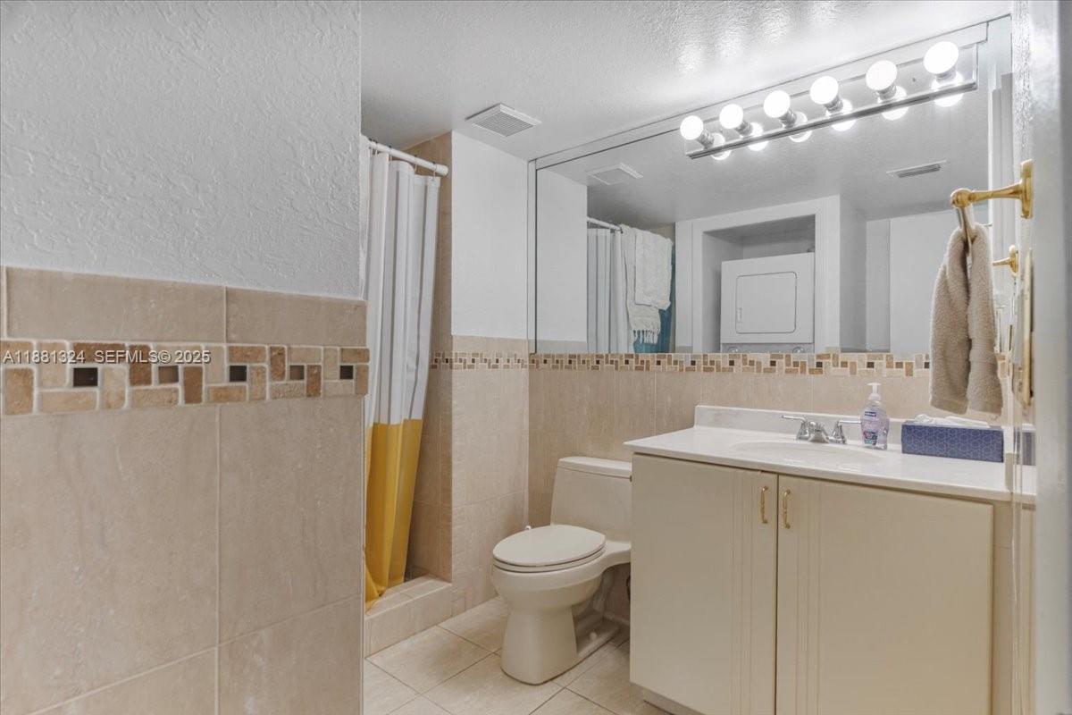 VILLAS OF BONAVENTURE AT - Residential