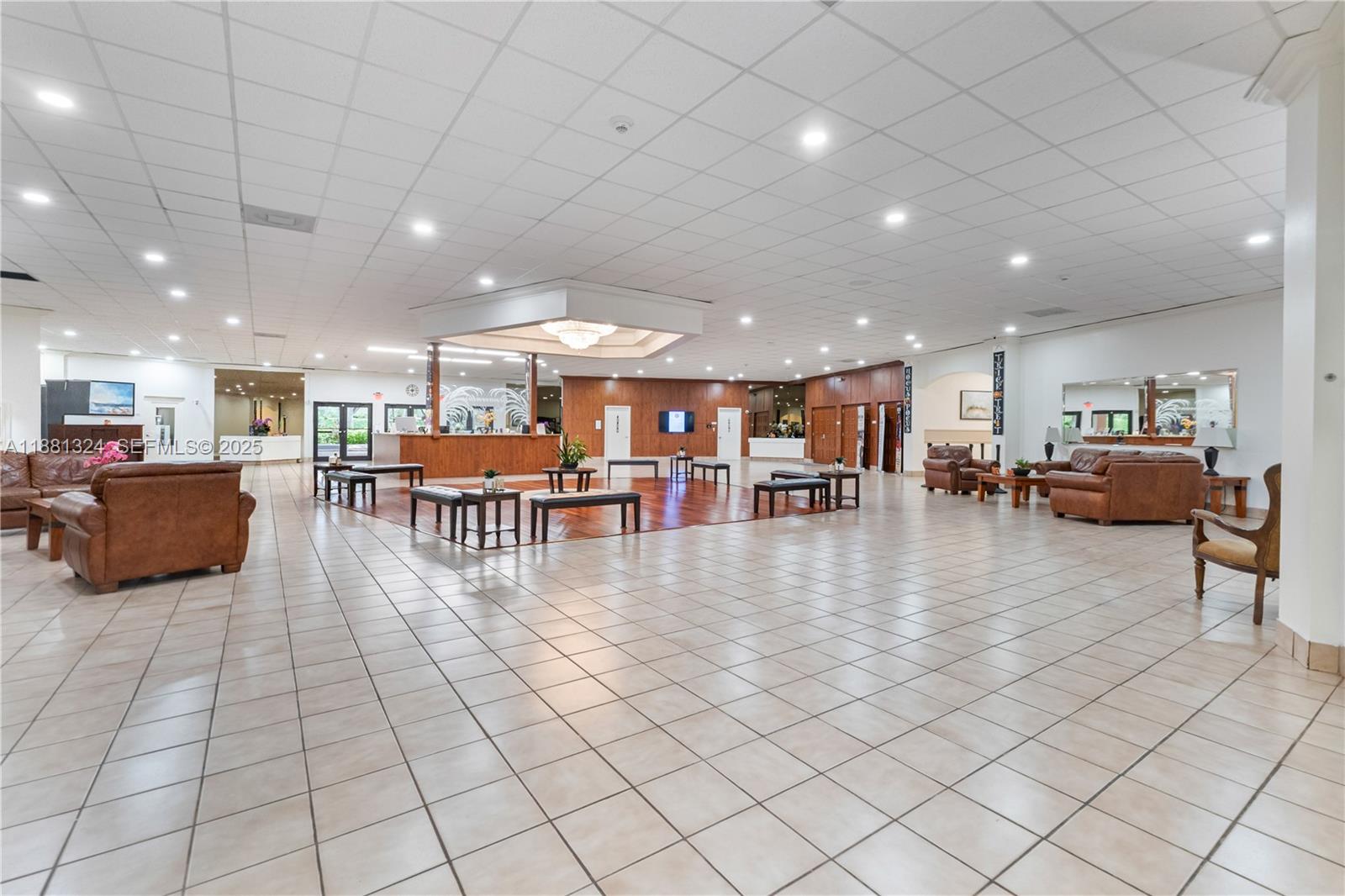 VILLAS OF BONAVENTURE AT - Residential