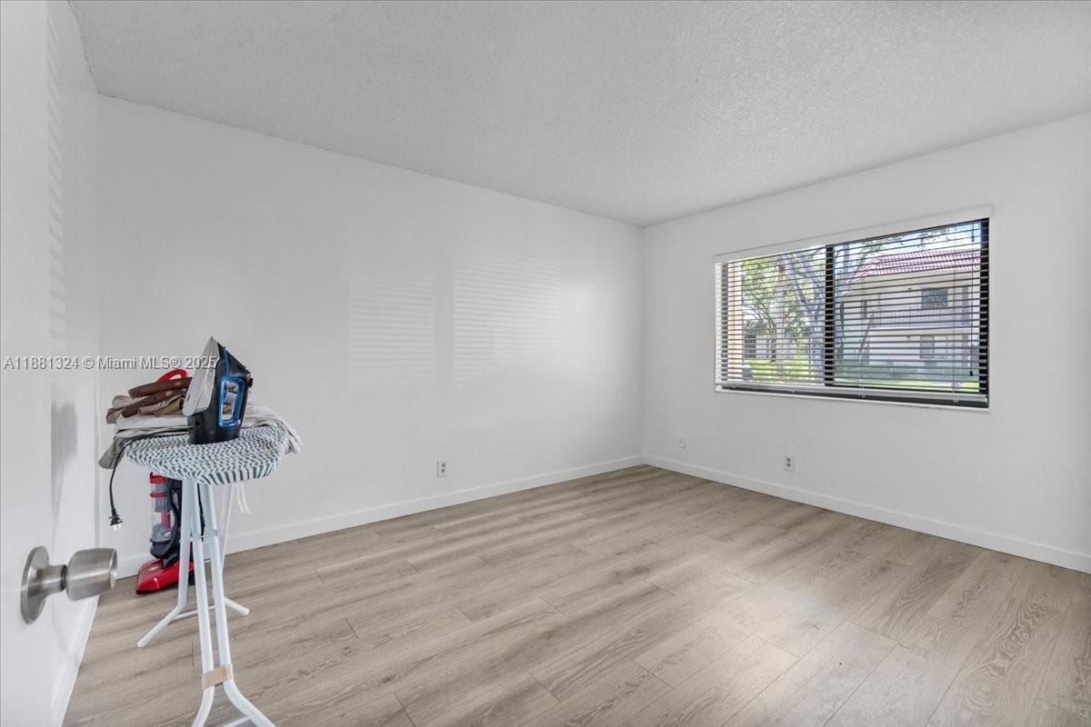 VILLAS OF BONAVENTURE AT - Residential