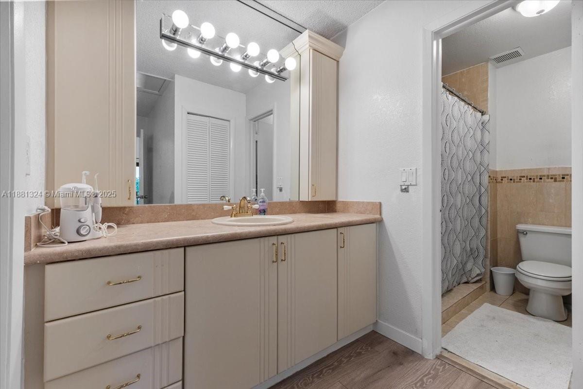 VILLAS OF BONAVENTURE AT - Residential