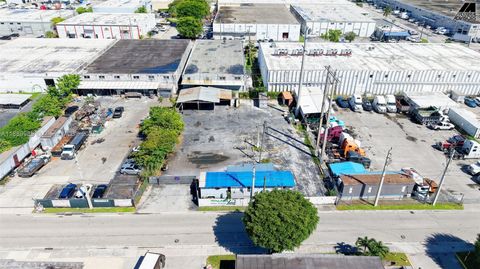 9855 NW 80th Ave Hialeah Gardens FL 33016