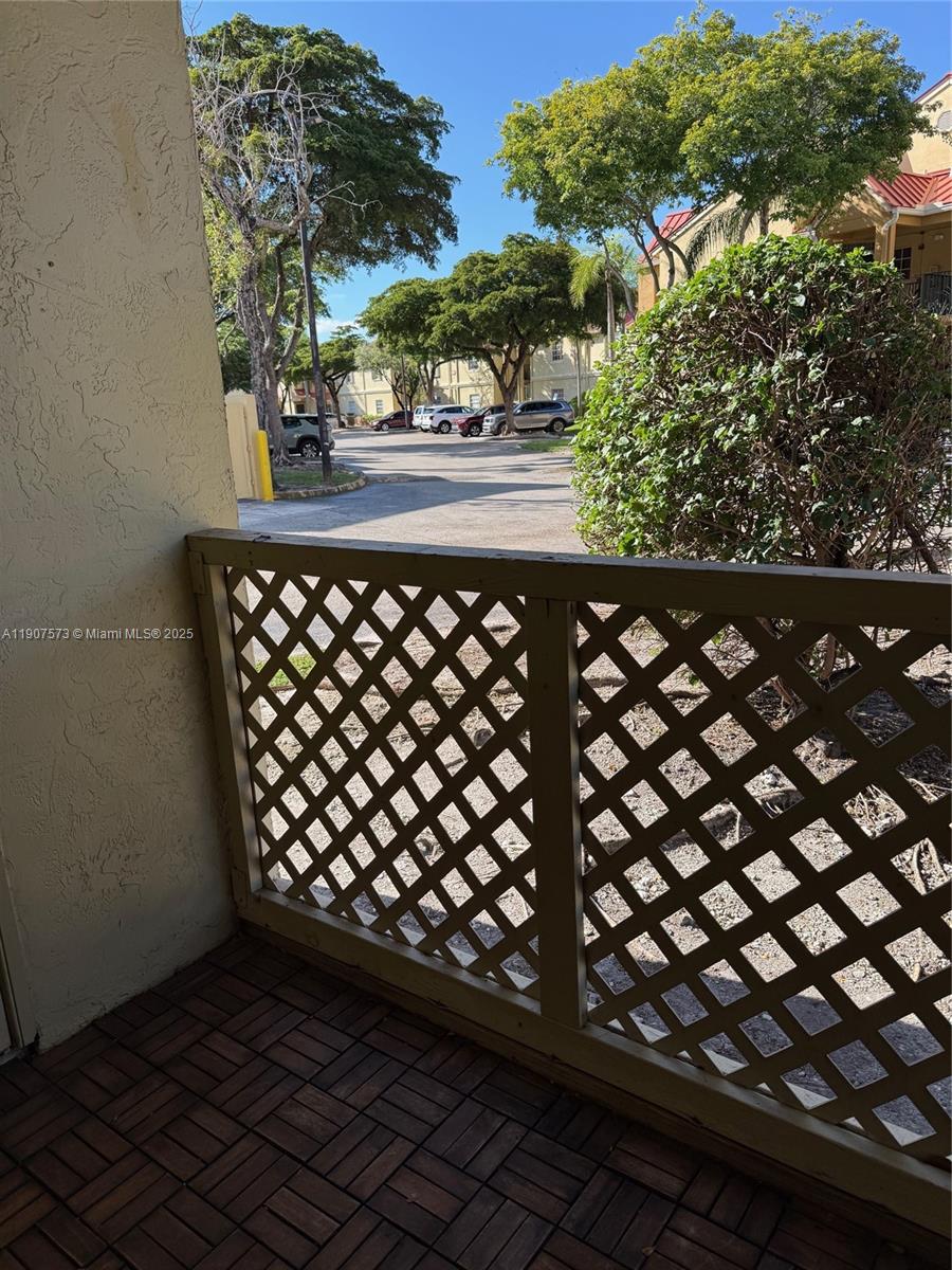 LA HACIENDA COUNTRY CLUB - Residential Lease