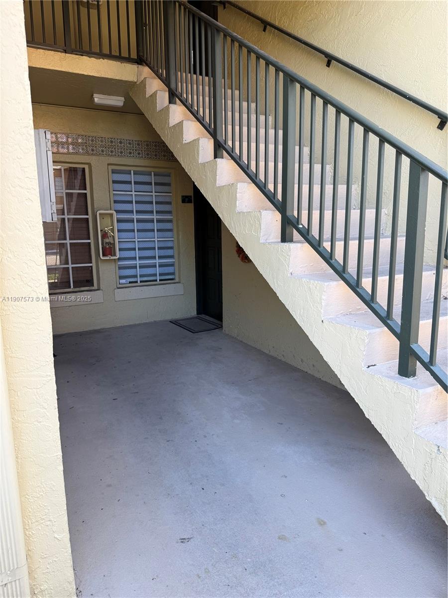 LA HACIENDA COUNTRY CLUB - Residential Lease