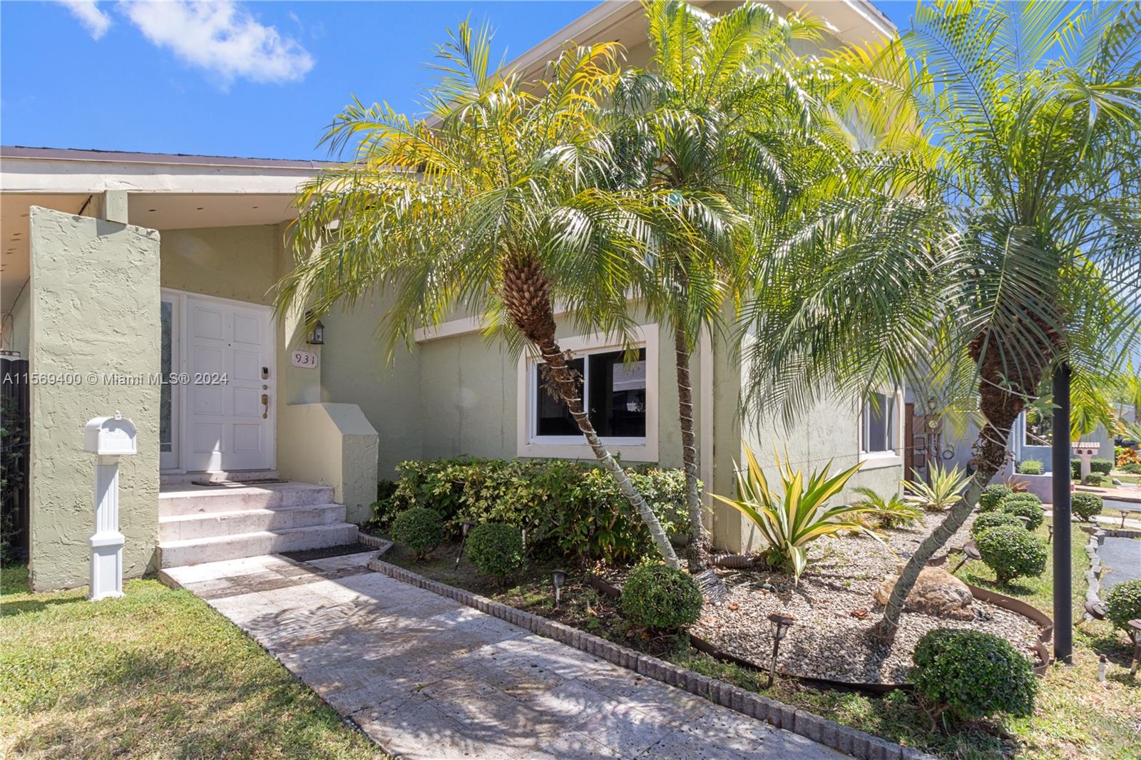 Property for Sale at 931 Nw 106th Ave Cir Cir, Miami, Broward County, Florida - Bedrooms: 3 
Bathrooms: 2  - $649,999