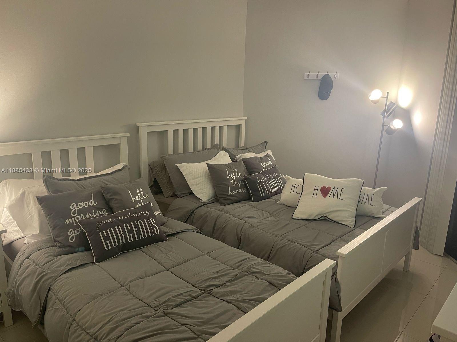 PORTSVIEW @ THE WATERWAYS - Residential