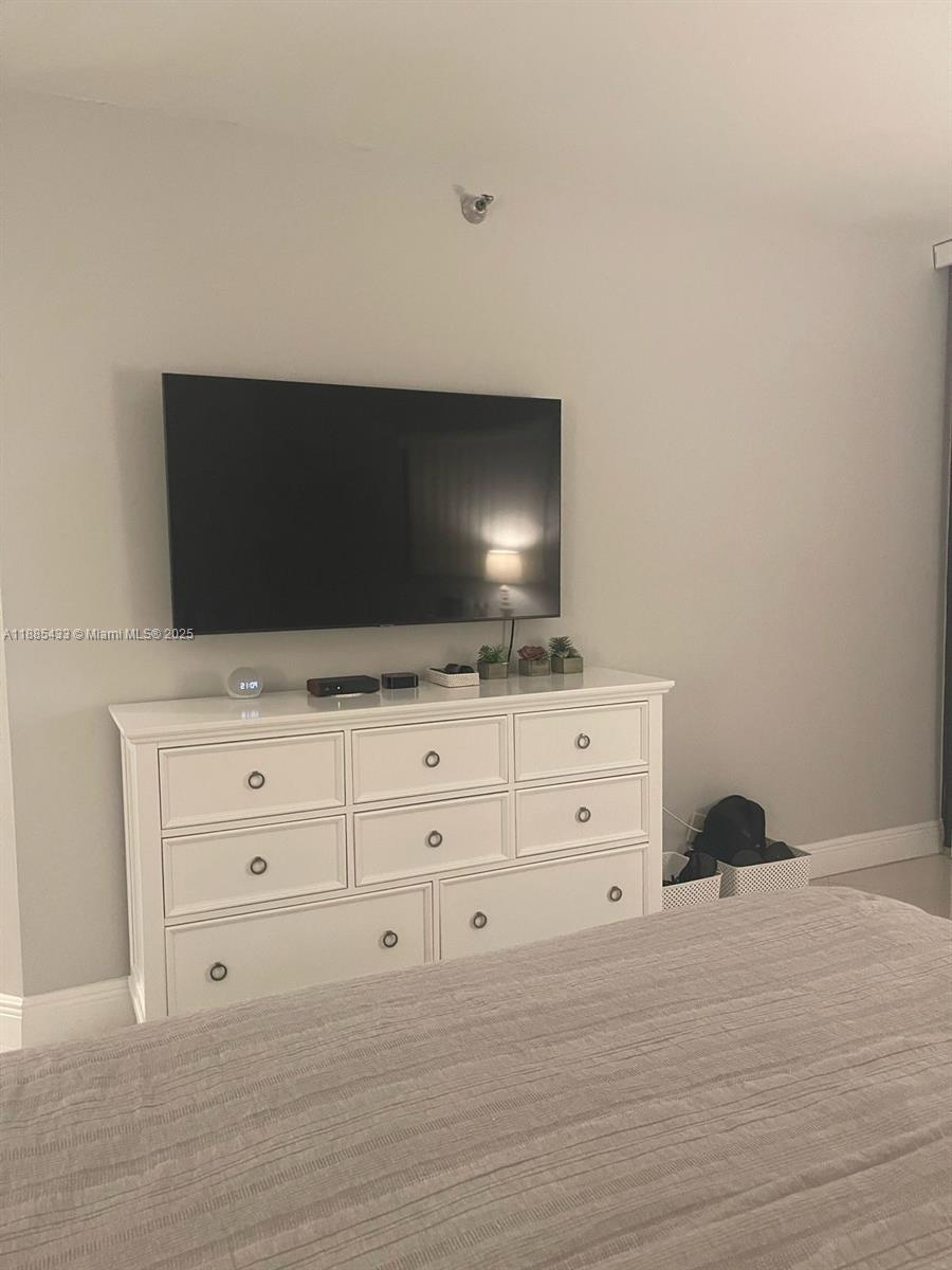 PORTSVIEW @ THE WATERWAYS - Residential