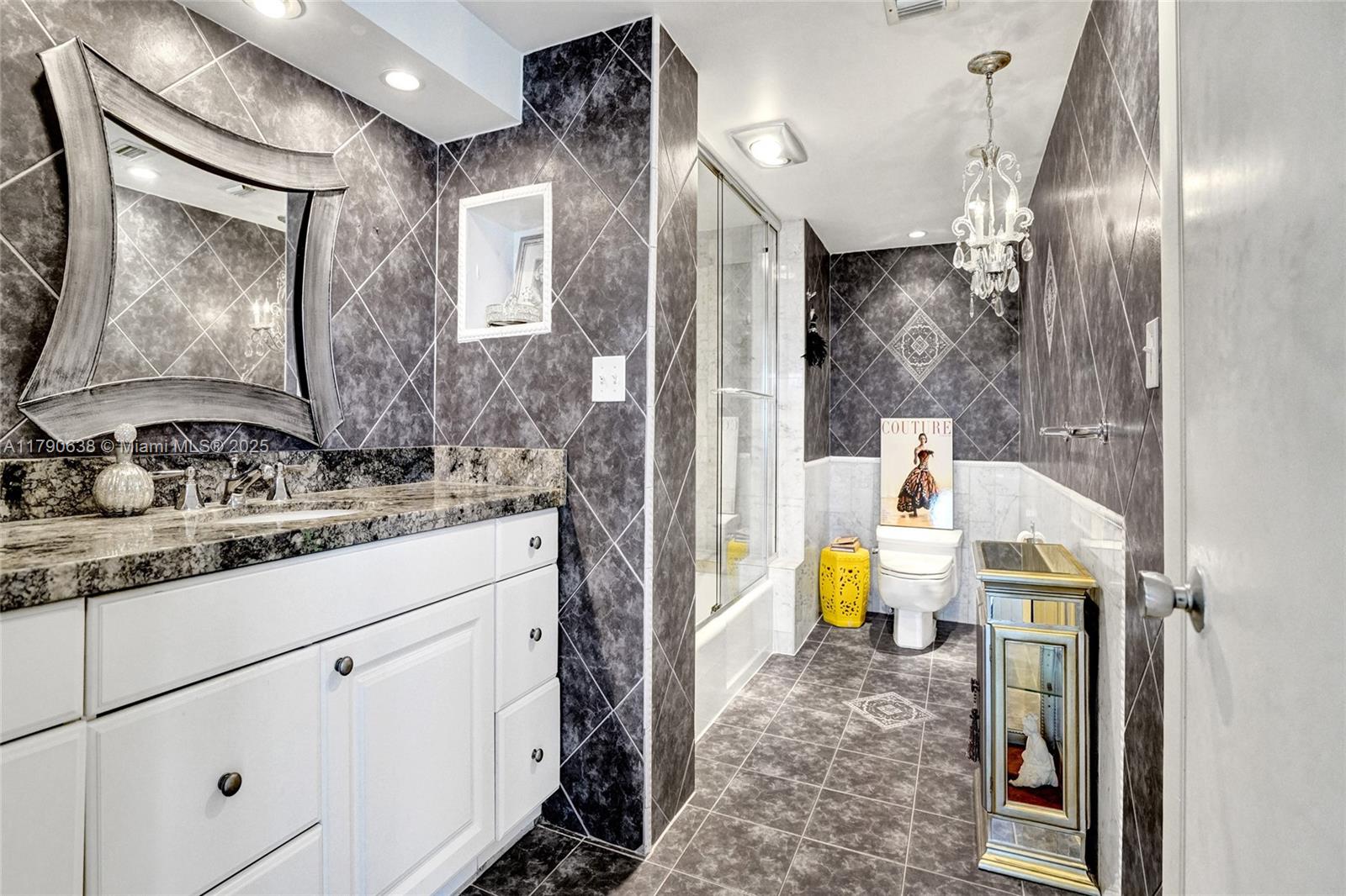 PLAYA DEL SOL CONDO - Residential