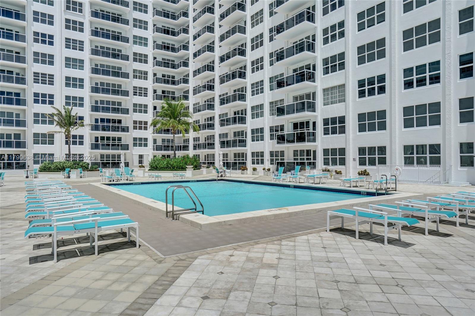 PLAYA DEL SOL CONDO - Residential