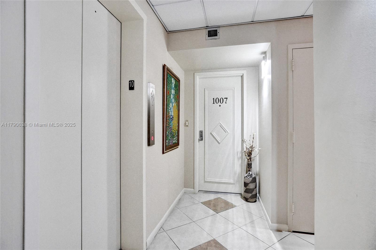 PLAYA DEL SOL CONDO - Residential