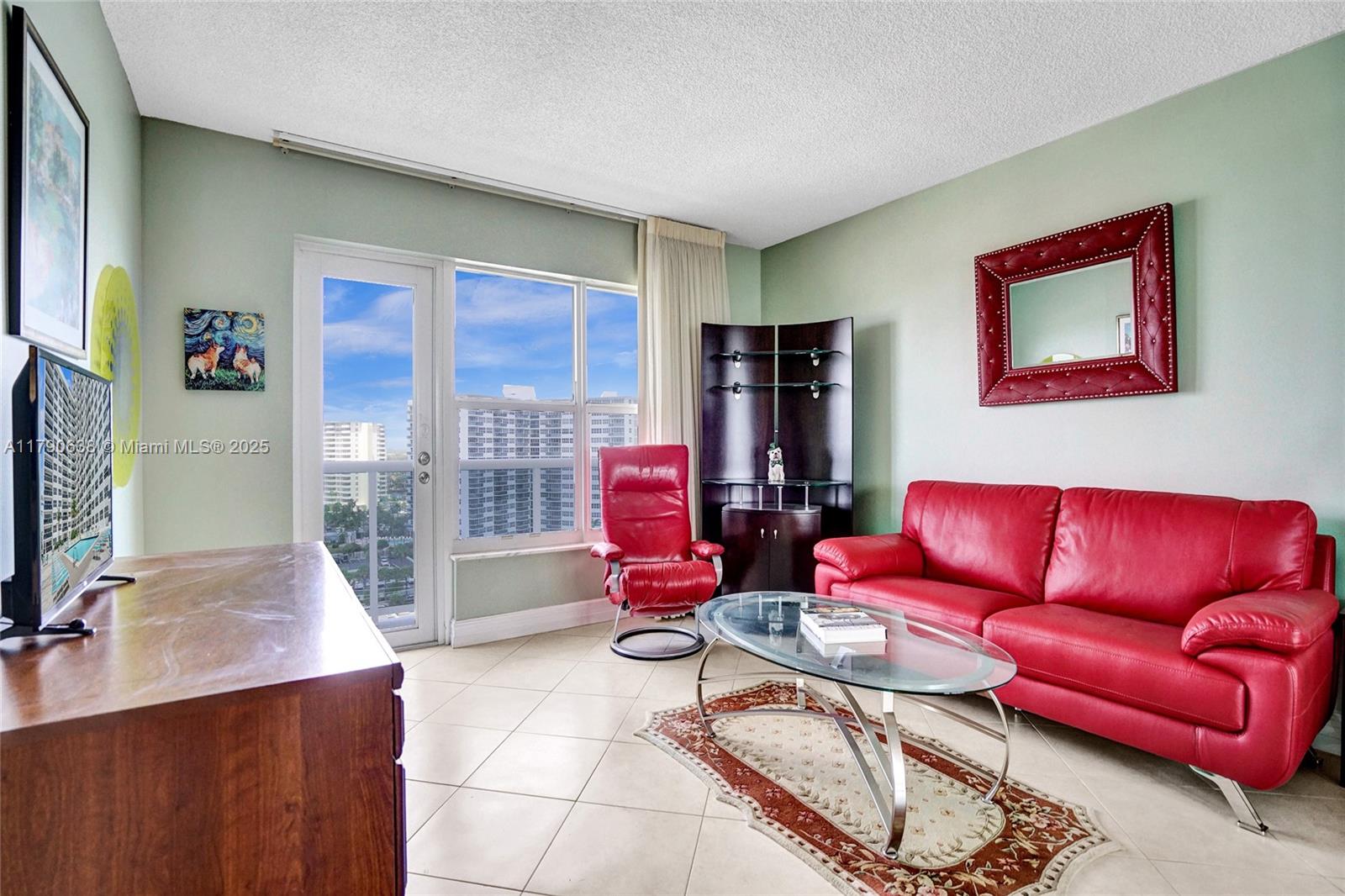 PLAYA DEL SOL CONDO - Residential