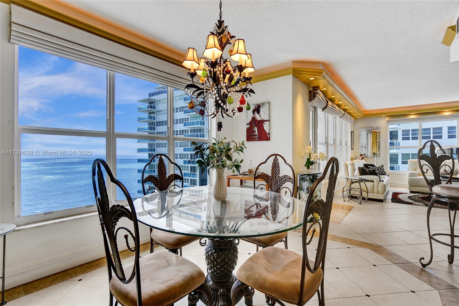 PLAYA DEL SOL CONDO - Residential