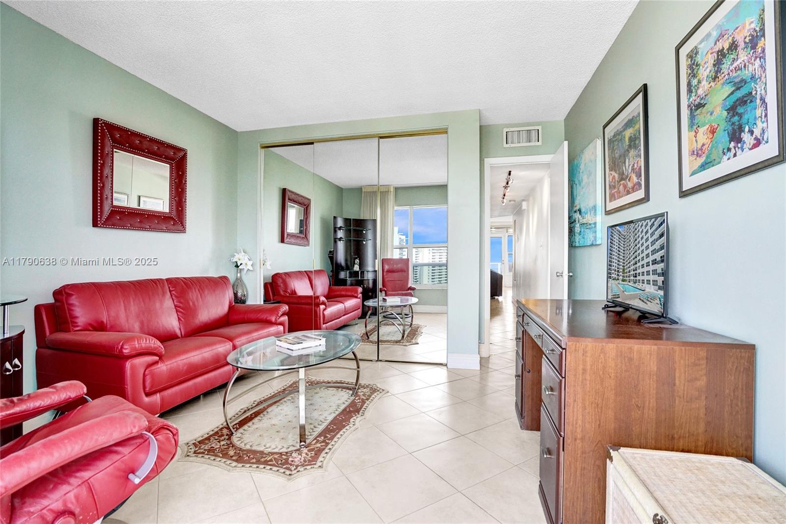 PLAYA DEL SOL CONDO - Residential
