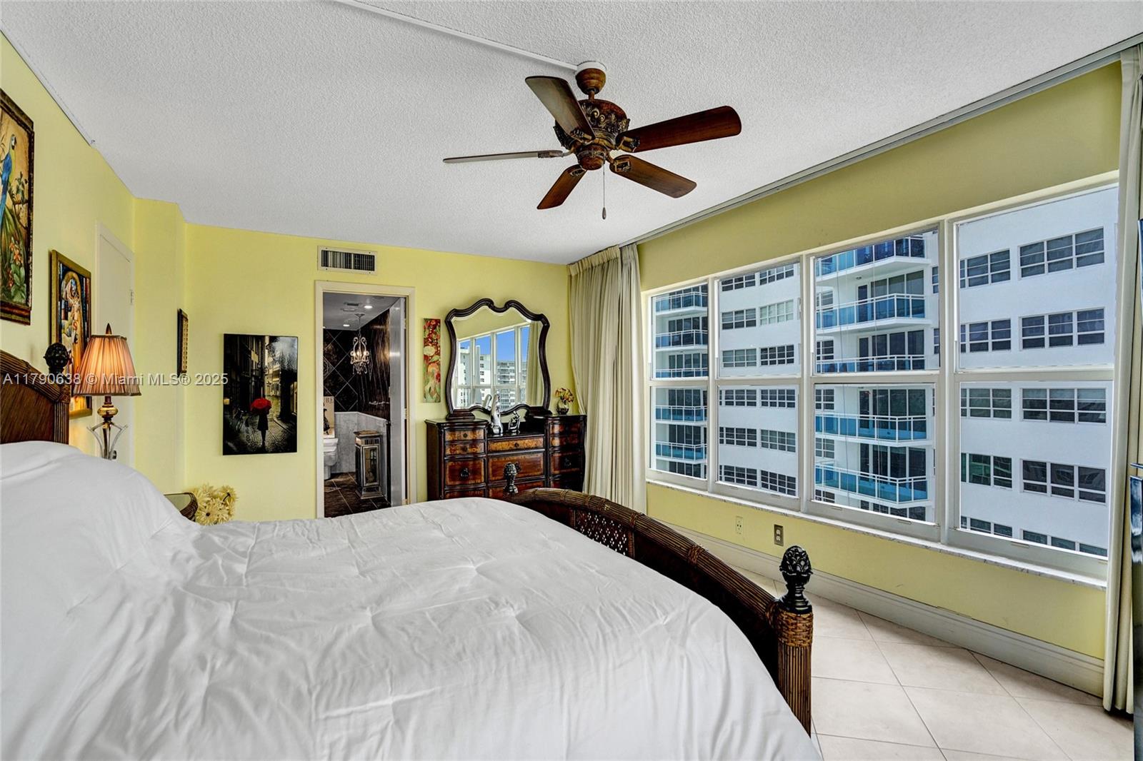PLAYA DEL SOL CONDO - Residential