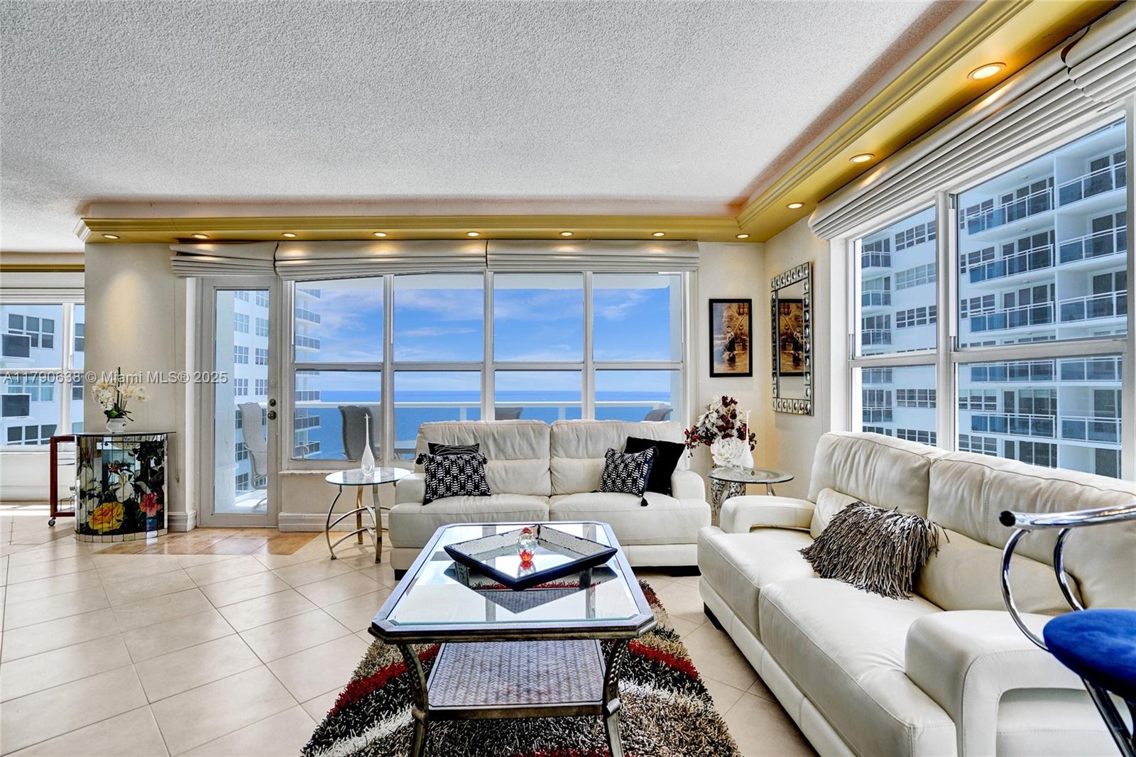 PLAYA DEL SOL CONDO - Residential