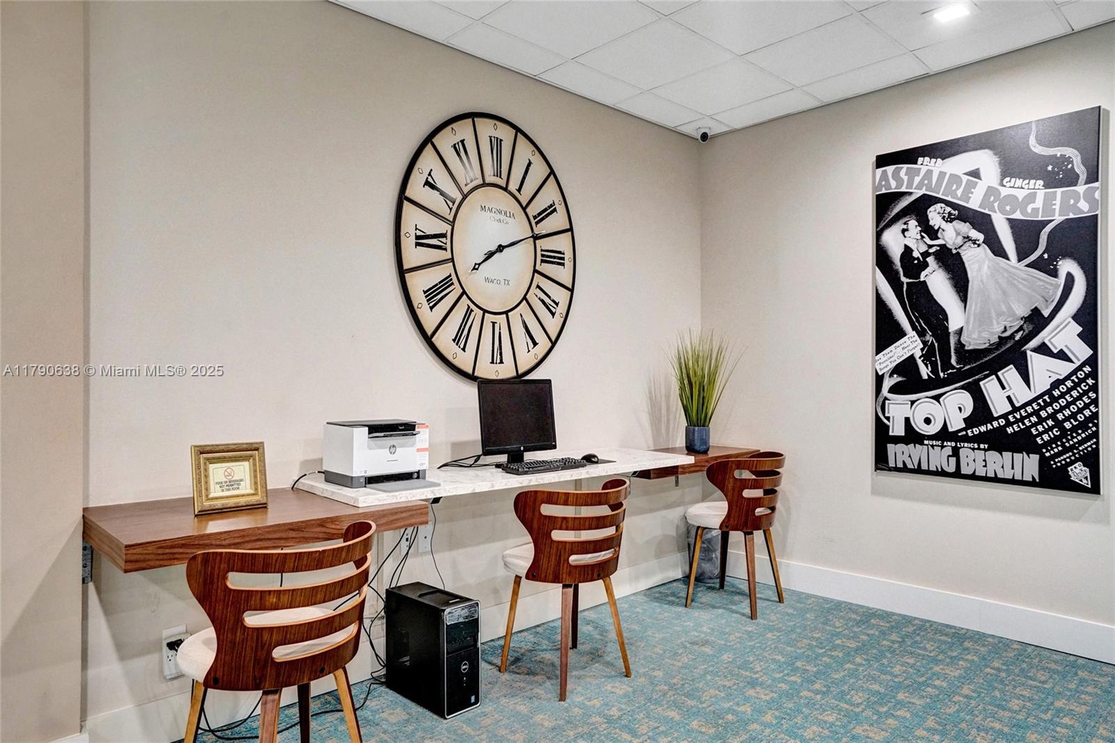 PLAYA DEL SOL CONDO - Residential