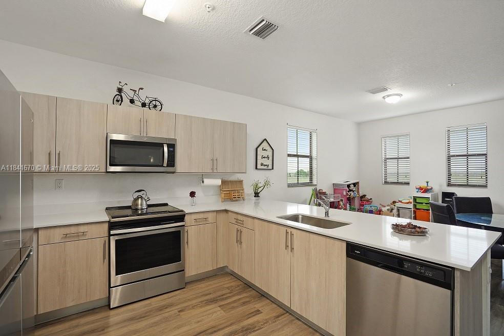 CENTURY PARK SOUTH - Residential