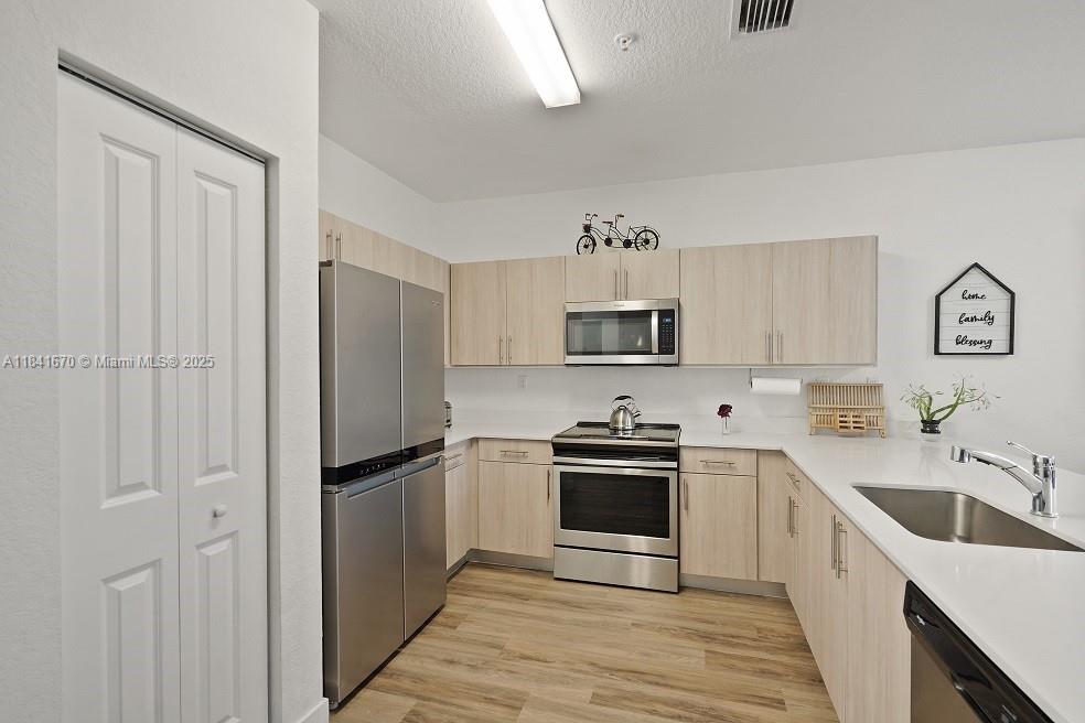 CENTURY PARK SOUTH - Residential