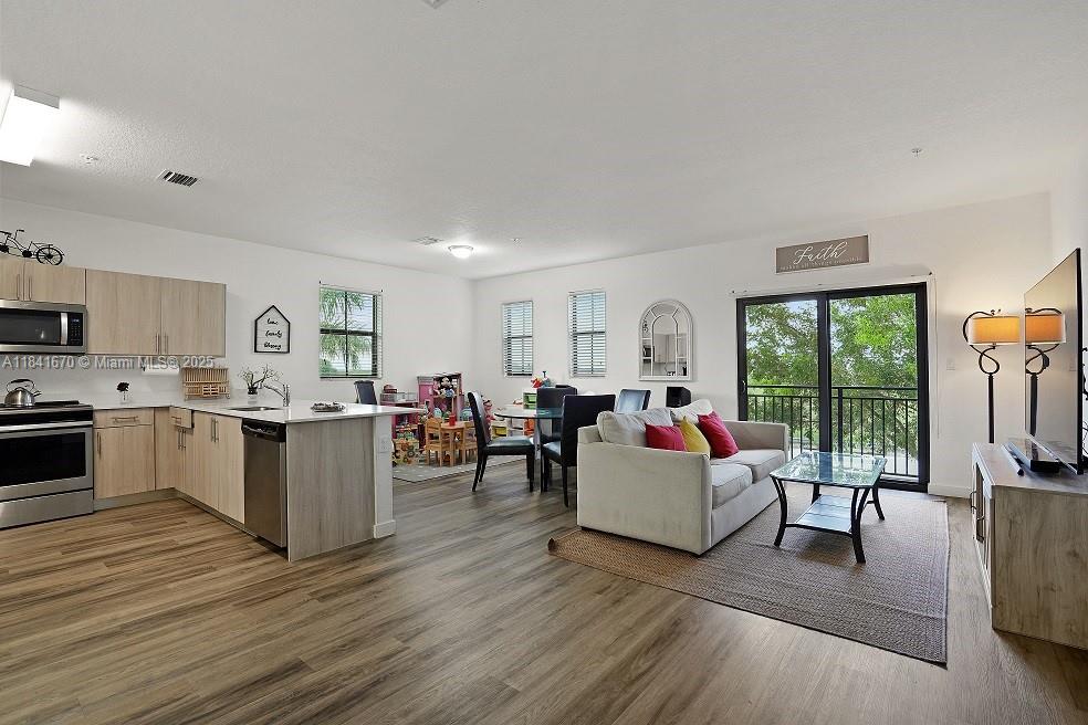 CENTURY PARK SOUTH - Residential