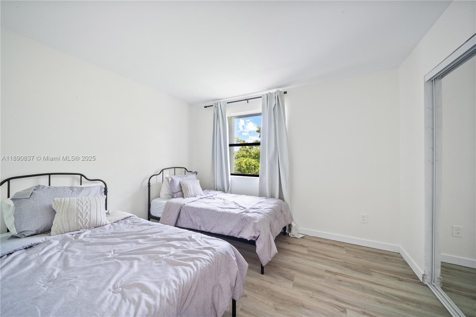 MCARTHUR PARK MISTY LK CO - Residential Lease