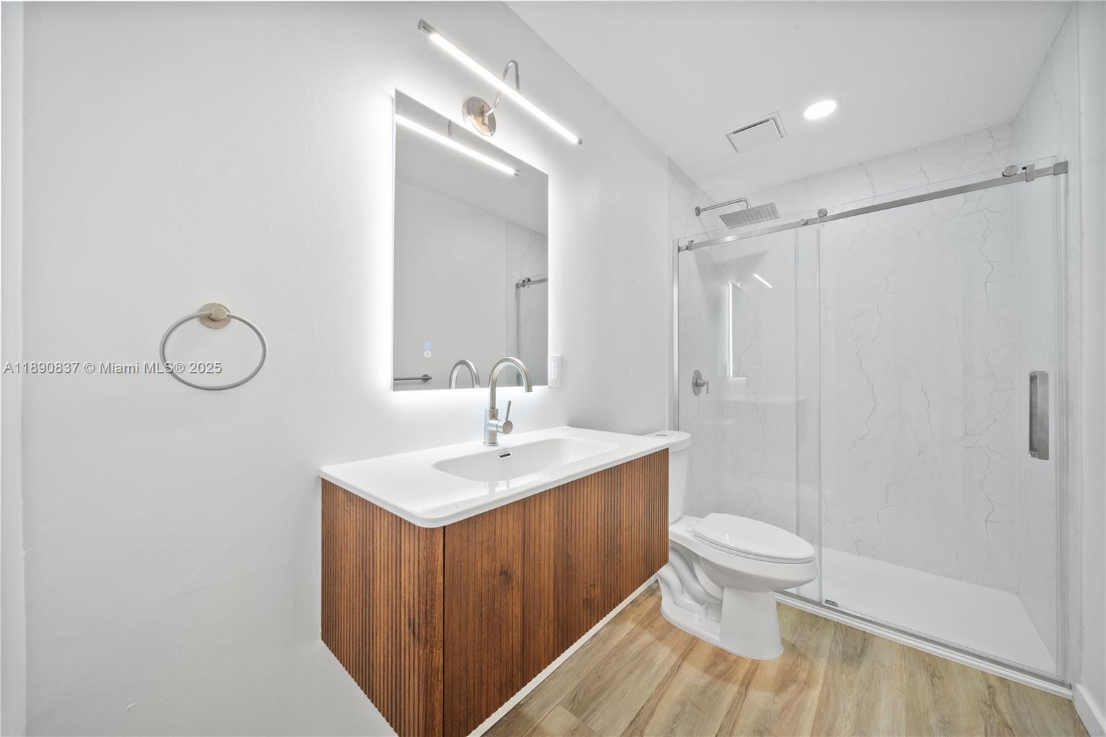 MCARTHUR PARK MISTY LK CO - Residential Lease