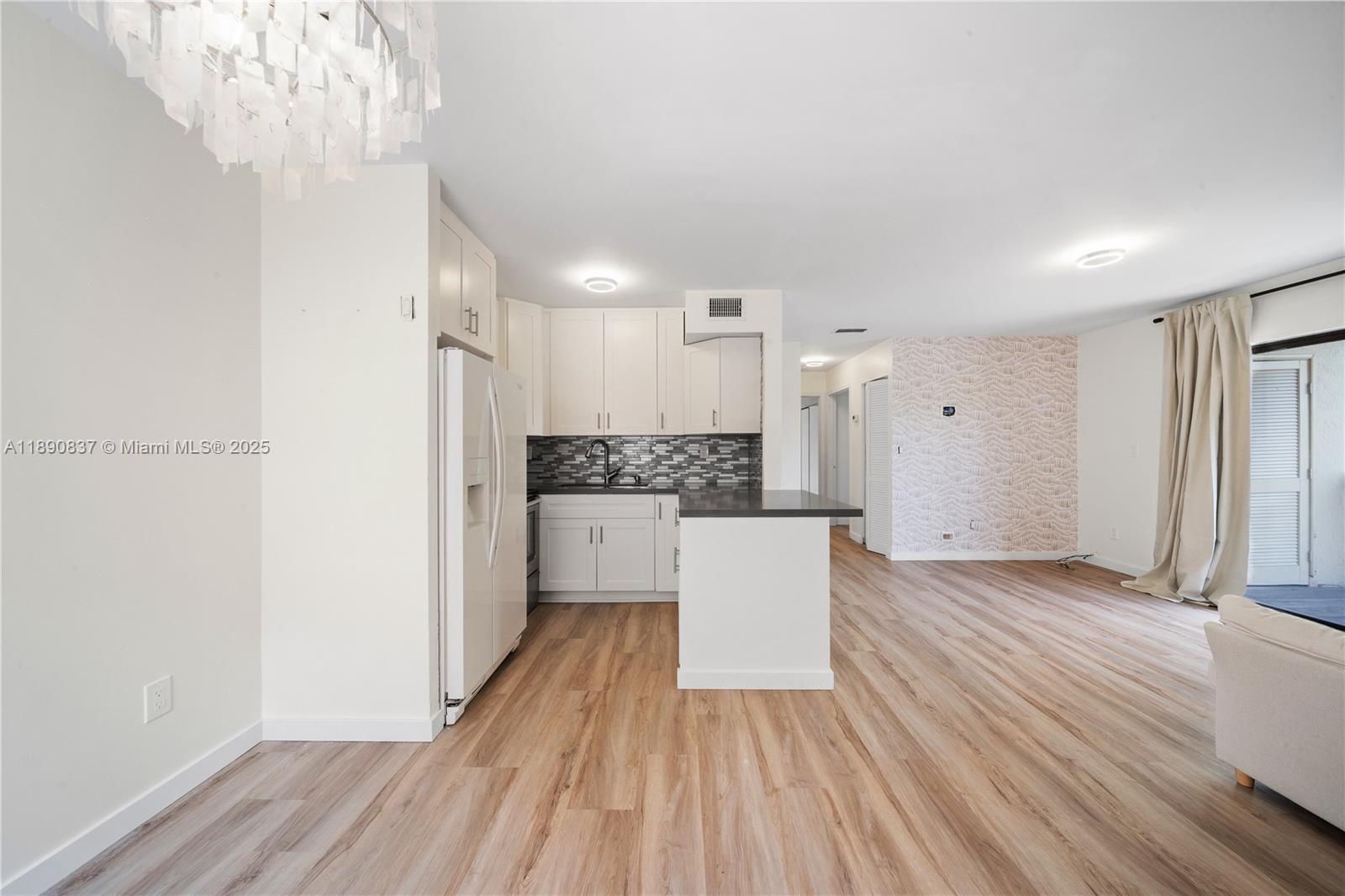 MCARTHUR PARK MISTY LK CO - Residential Lease