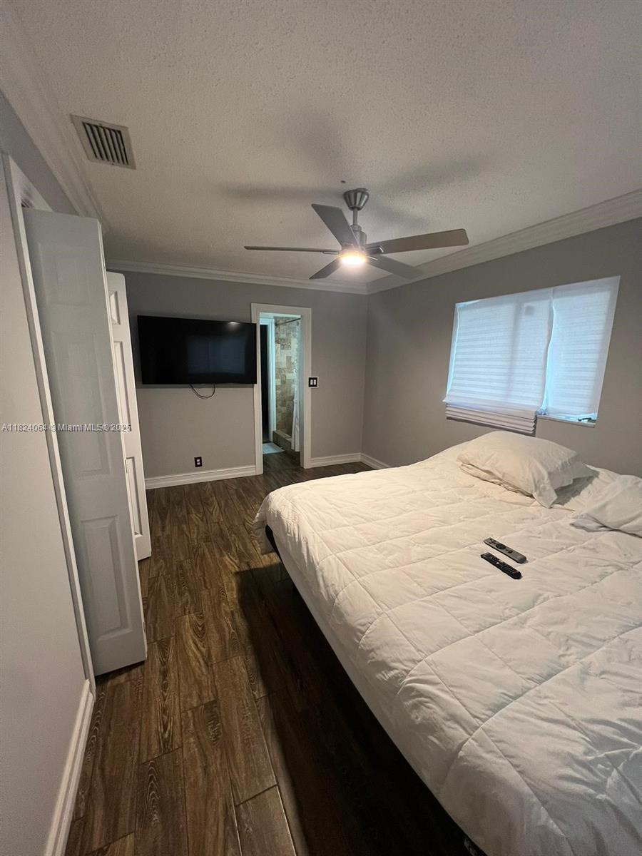 225 NW 15th St 2