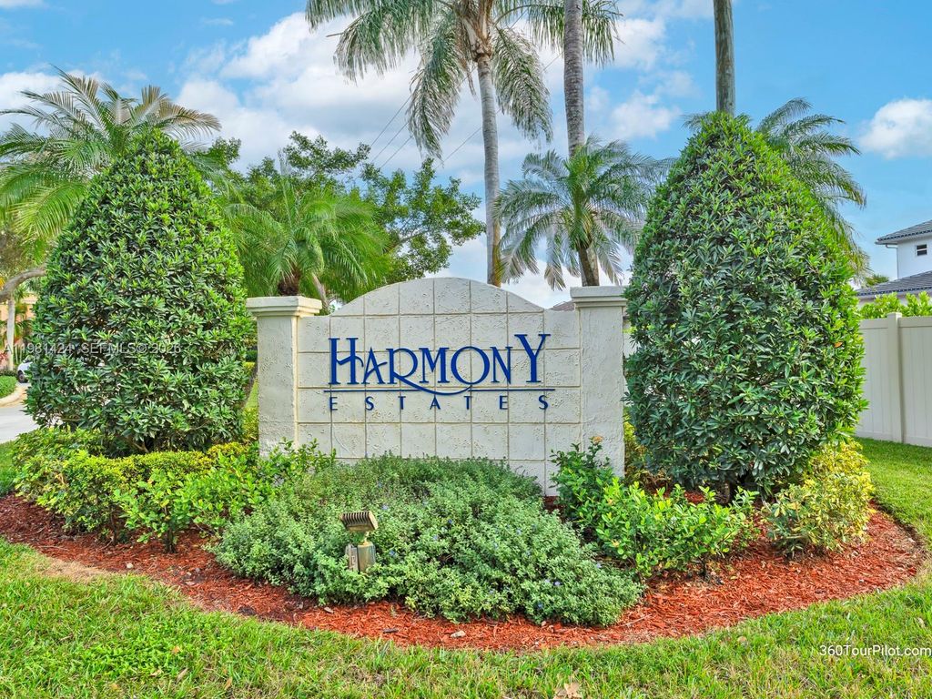 Photo of 1663 E Harmony Lake Cir #., Davie, FL 33324 (MLS # A11981424)