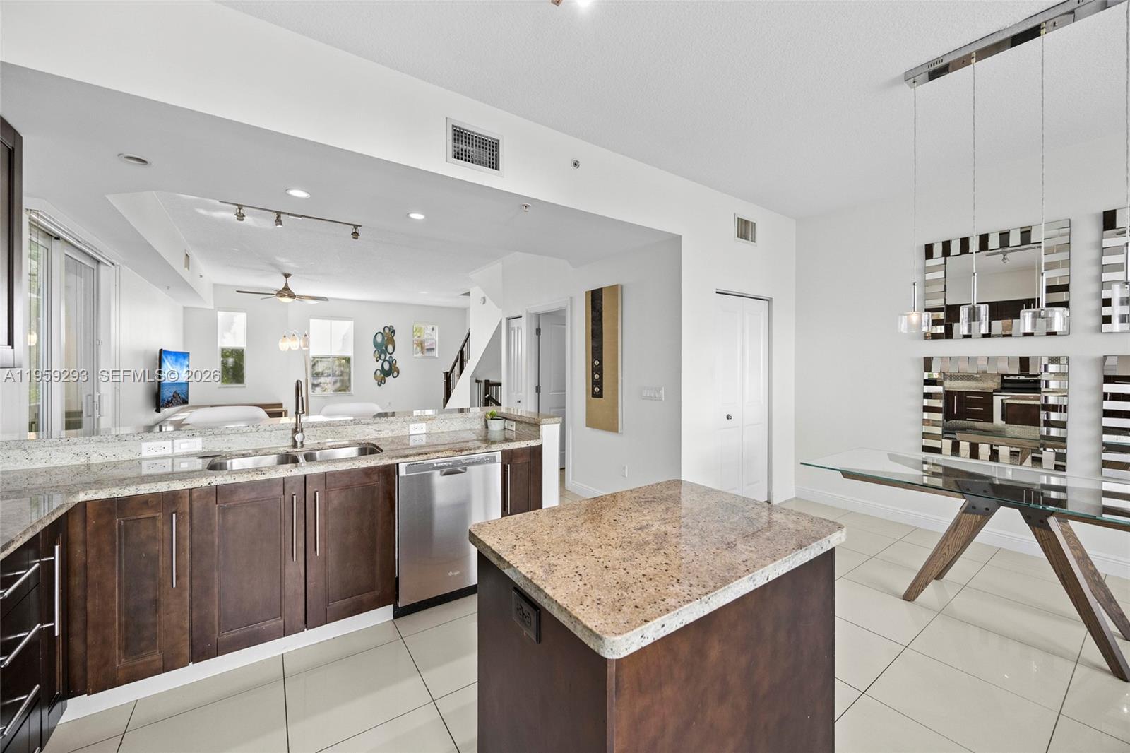 PENINSULA ON THE INTRACOA - Residential