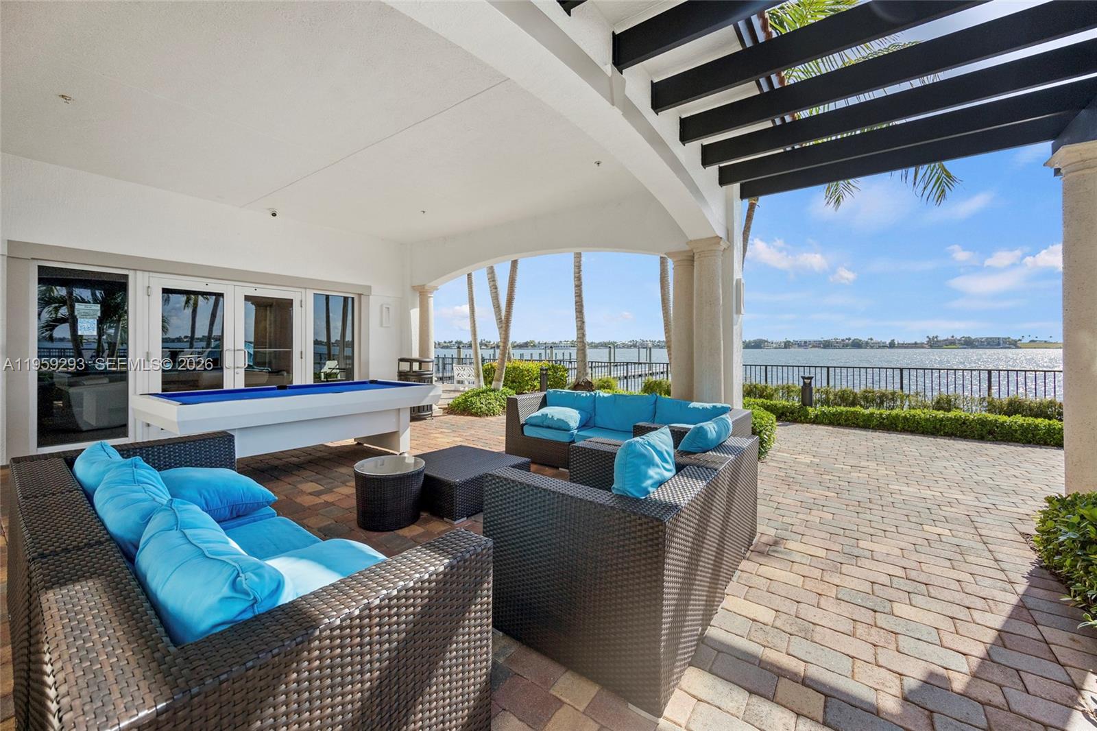 PENINSULA ON THE INTRACOA - Residential