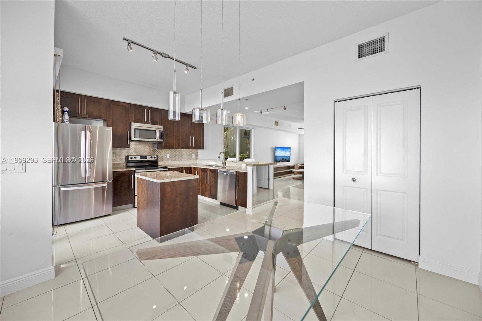 PENINSULA ON THE INTRACOA - Residential