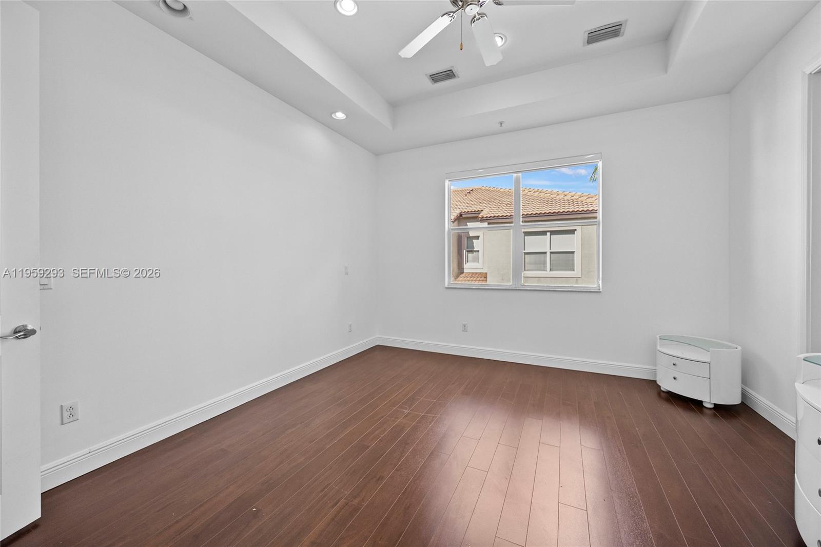 PENINSULA ON THE INTRACOA - Residential