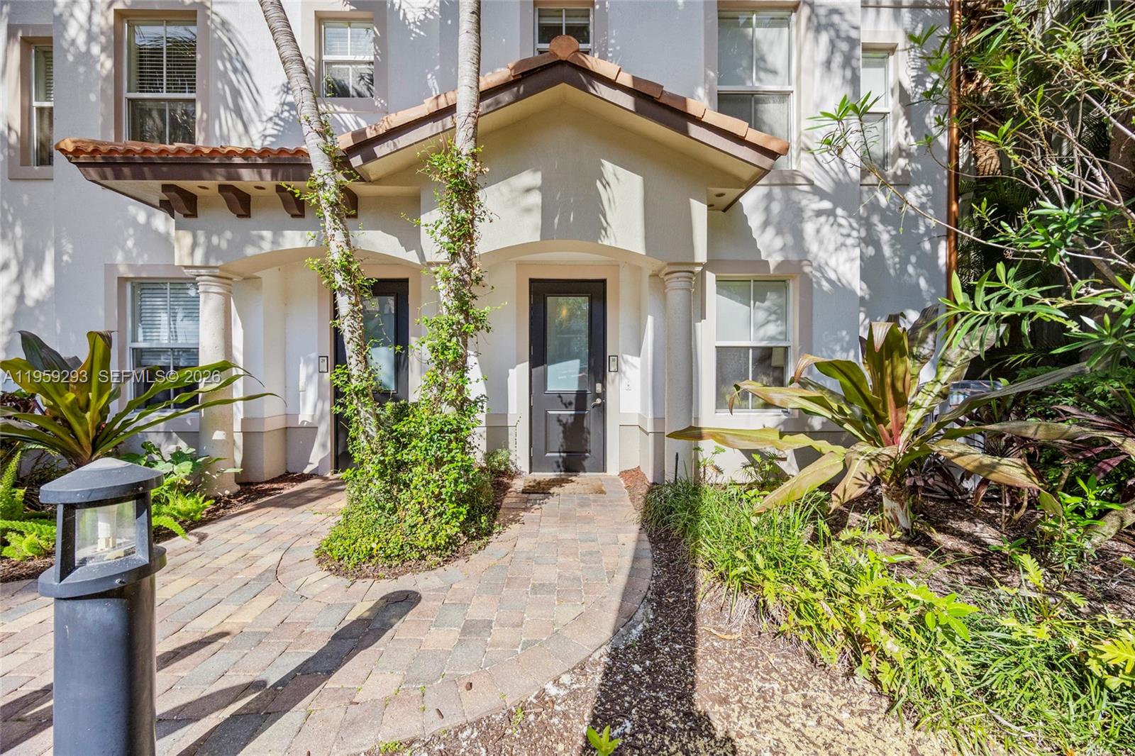 PENINSULA ON THE INTRACOA - Residential