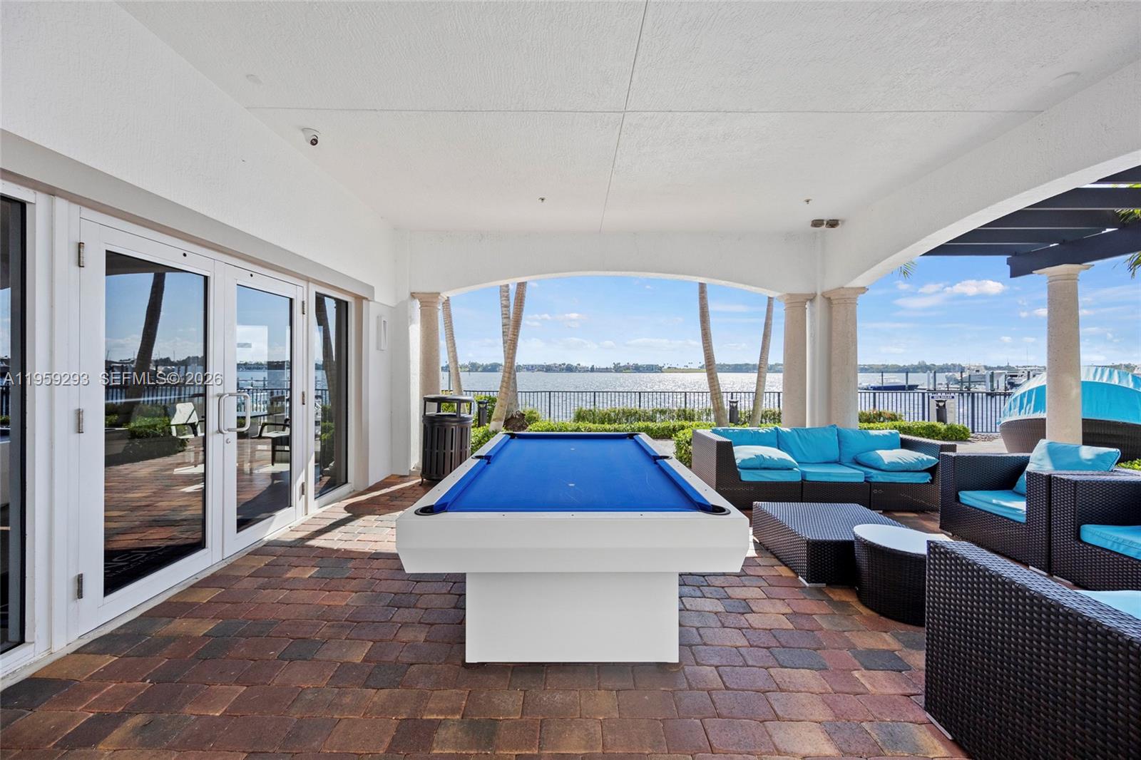 PENINSULA ON THE INTRACOA - Residential
