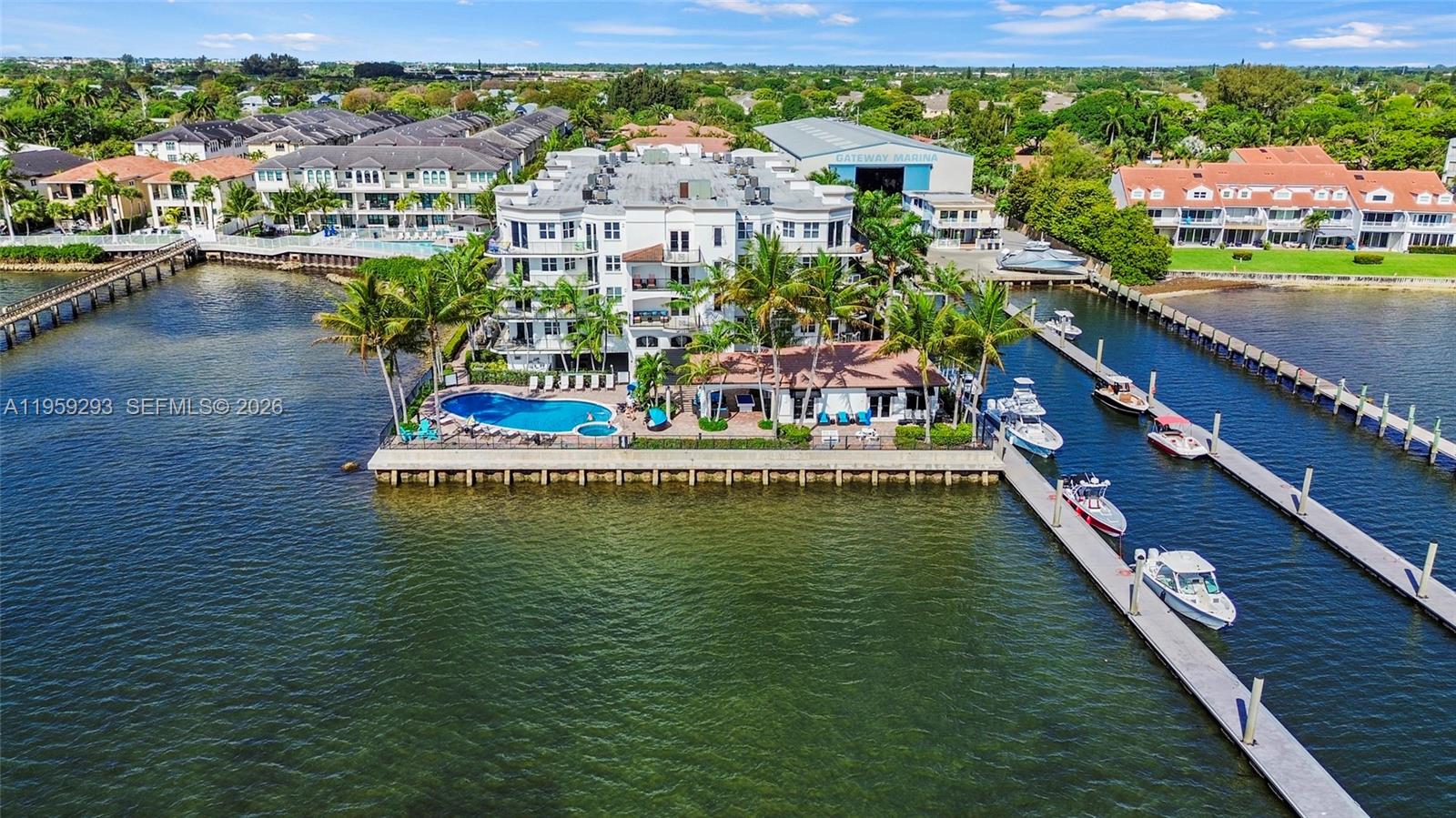 PENINSULA ON THE INTRACOA - Residential