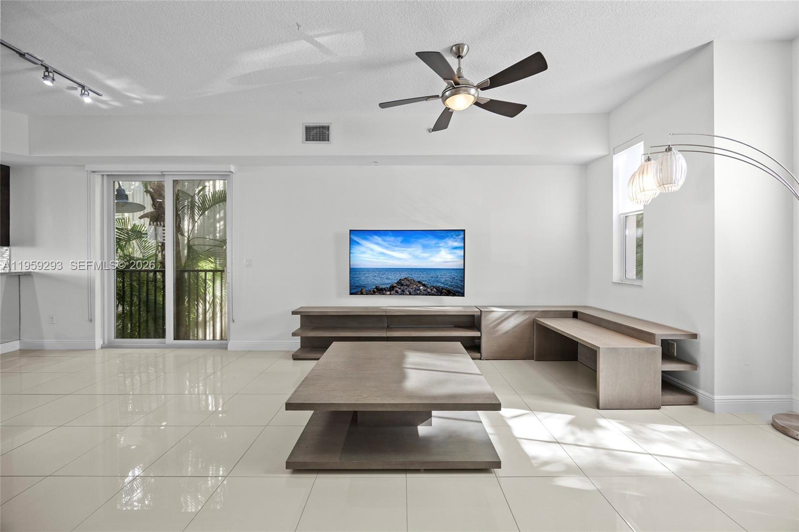 PENINSULA ON THE INTRACOA - Residential