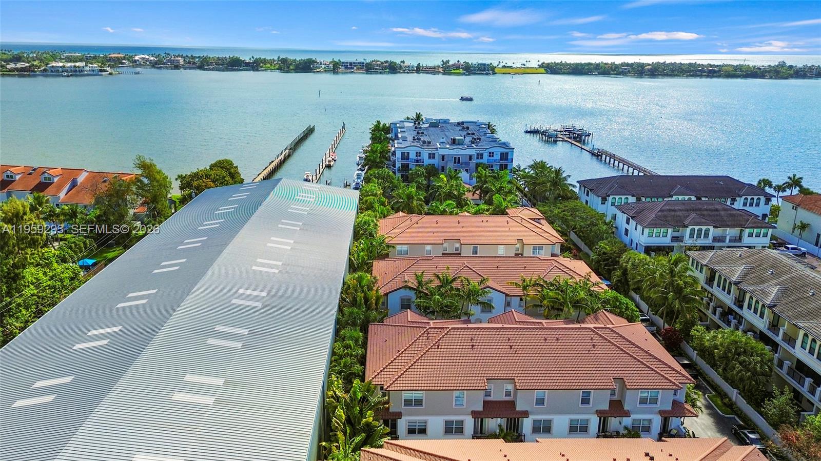 PENINSULA ON THE INTRACOA - Residential