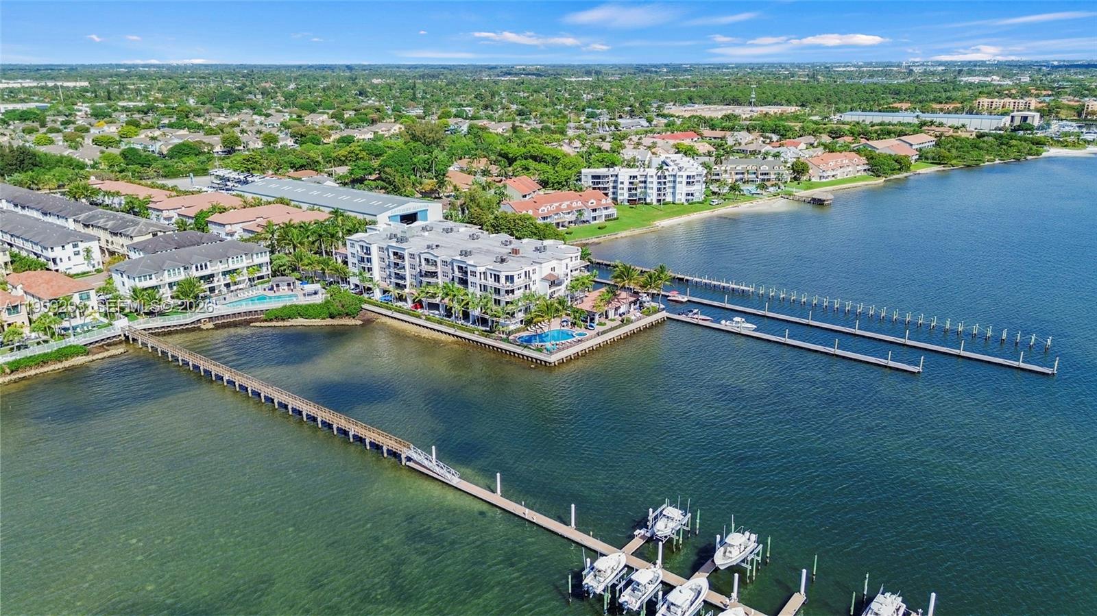 PENINSULA ON THE INTRACOA - Residential