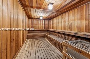 TURNBERRY ISLE SOUTH COND - Residential Lease