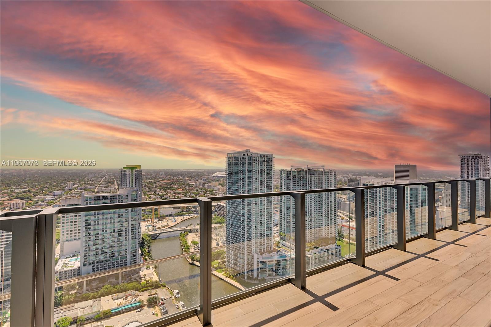 REACH CONDO - Residential